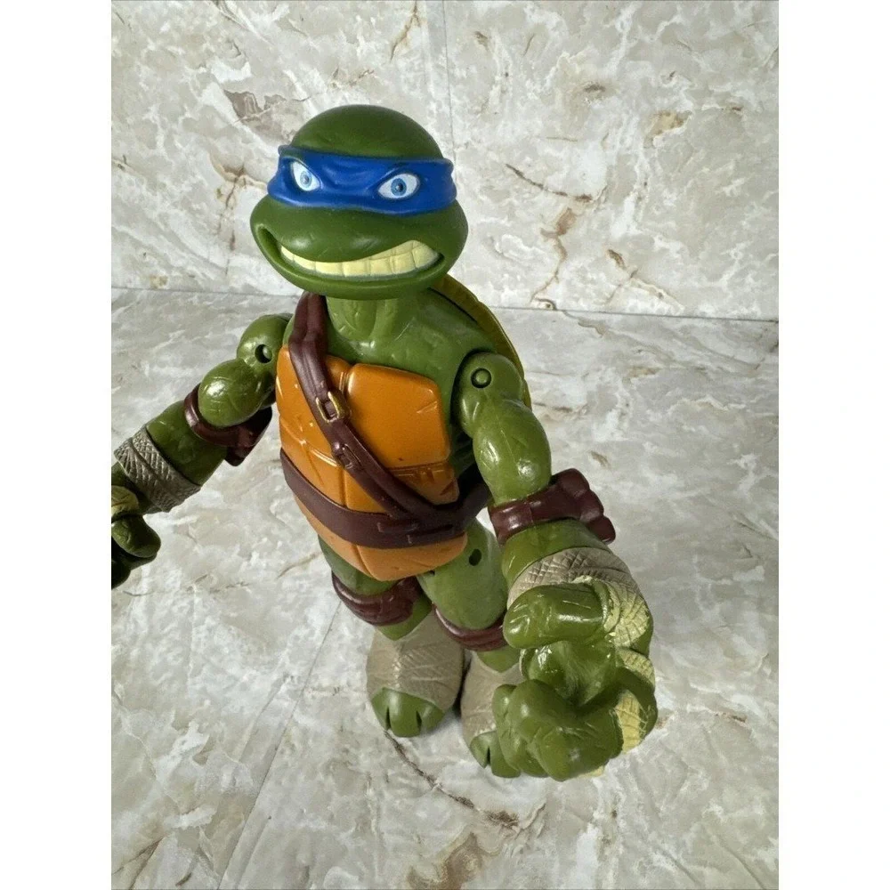 RARE Leonardo Teenage Mutant Ninja Turtle Size 10